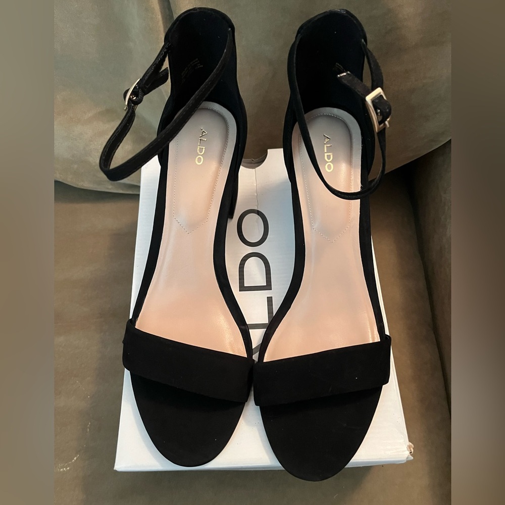 Women’s Strappy Velvet Dress Sandals